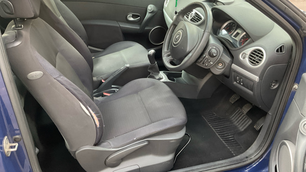 Renault Clio Dynamique (2007) 1.4 16v Dynamique Hatchback 3dr Petrol Manual (2007)